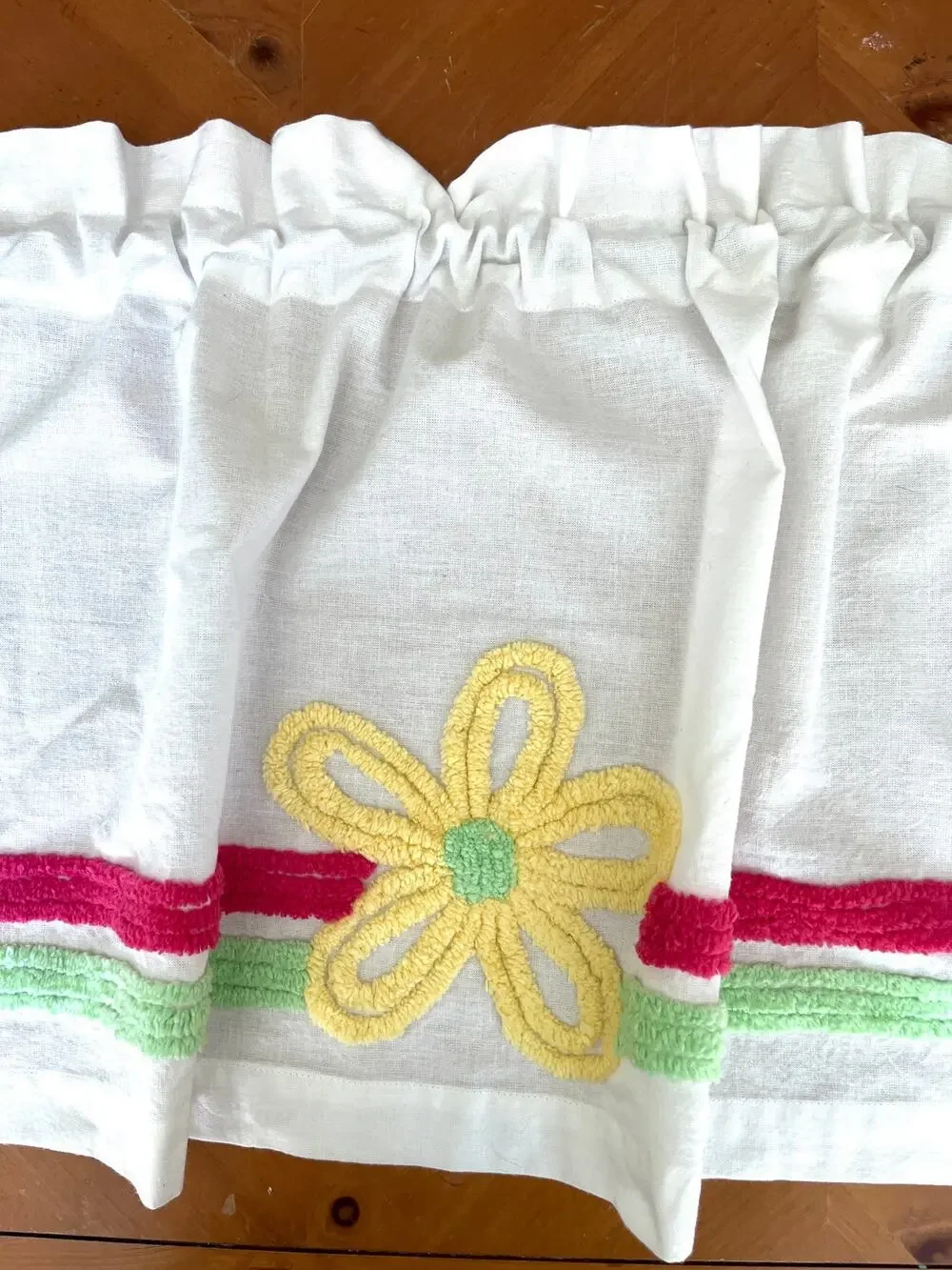 Vintage 90s JCPenney Chenille Daisy Window Valance Retro Yellow Pink Green